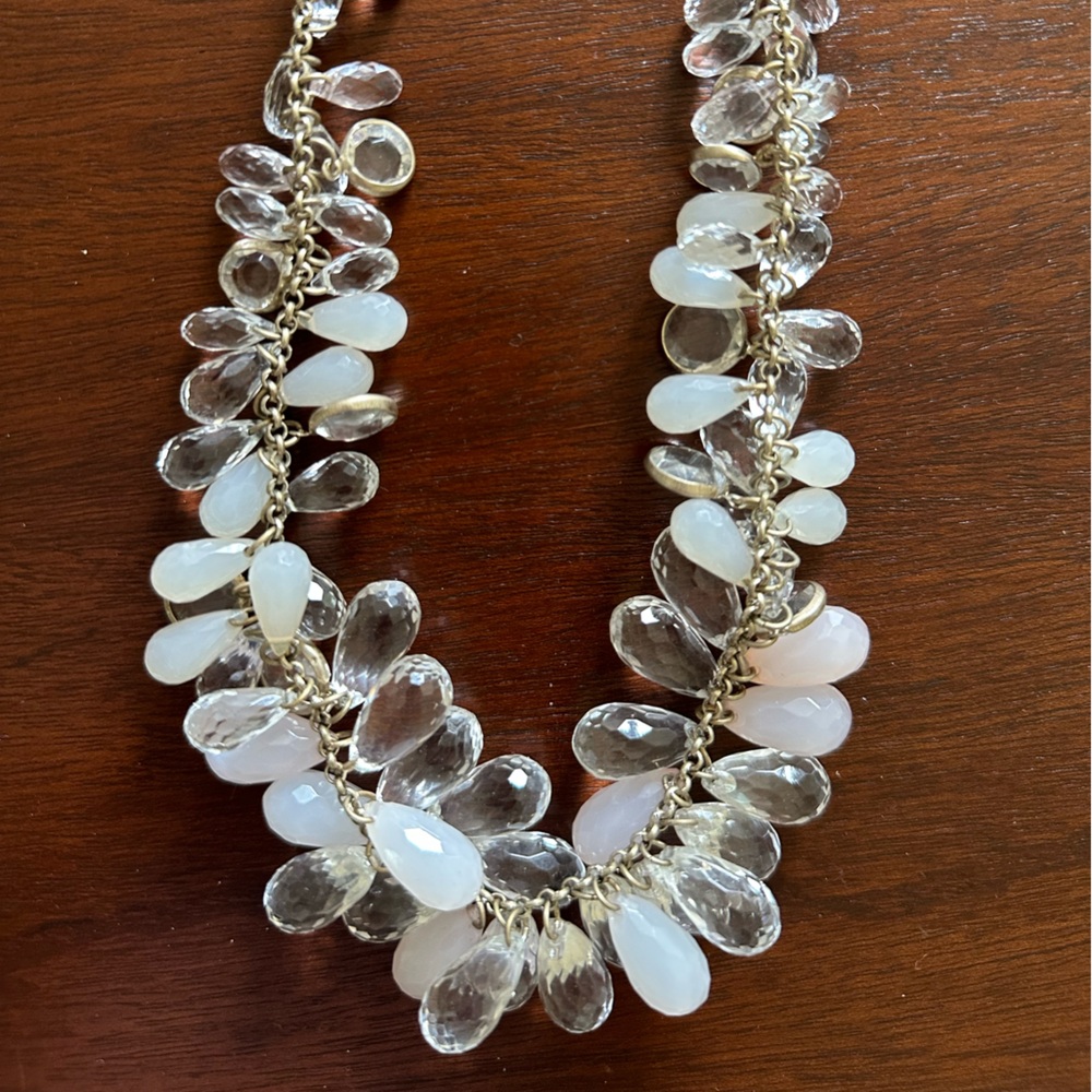 💕 LOFT necklace pink clear white gold chain women’s necklace EUC beaded